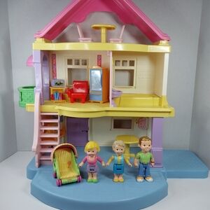 Vintage Fisher Price My First Dollhouse 2005 With Accessories Mom Dad Grandma